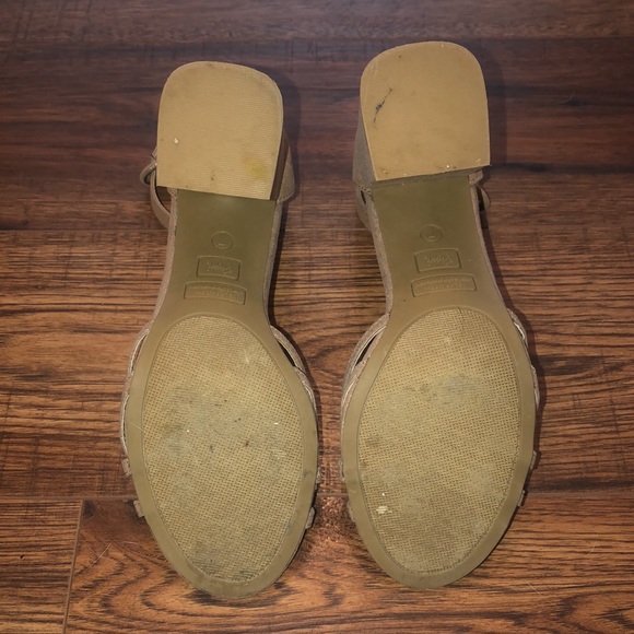 Fioni Block Heel Sandal Size: 7 - Picture 14 of 14